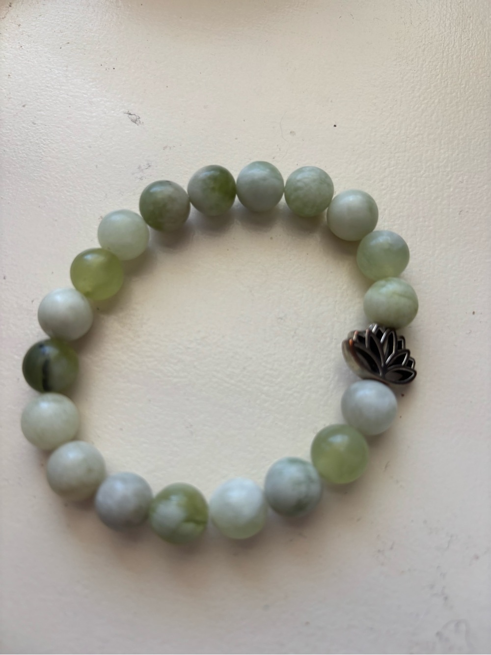 Gorgeous 8mm green moss agate bracelets w/ silver flower